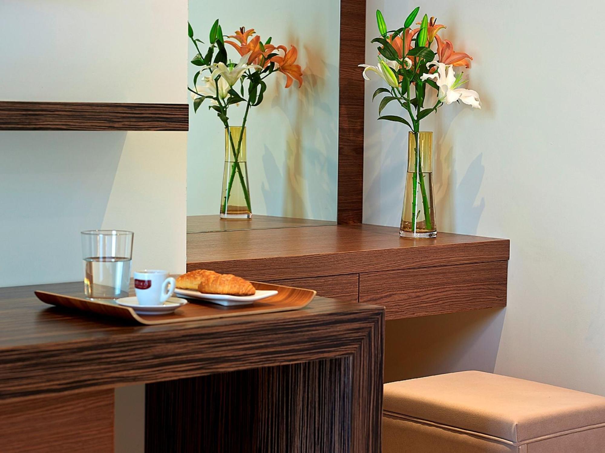 Elotis Suites (Adults Only) Agia Marina Zimmer foto